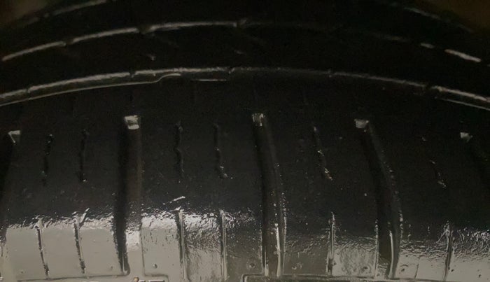 2017 Hyundai Grand i10 MAGNA AT 1.2 KAPPA VTVT, Petrol, Automatic, 17,014 km, Left Front Tyre Tread