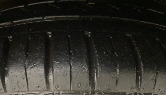 2017 Hyundai Grand i10 MAGNA AT 1.2 KAPPA VTVT, Petrol, Automatic, 17,014 km, Right Front Tyre Tread