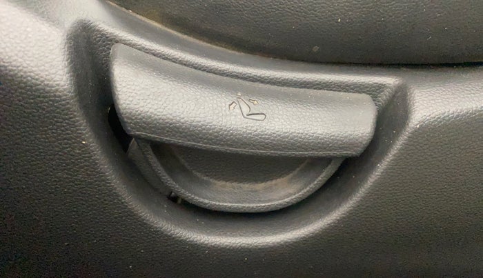 2017 Hyundai Grand i10 MAGNA AT 1.2 KAPPA VTVT, Petrol, Automatic, 17,014 km, Driver Side Adjustment Panel