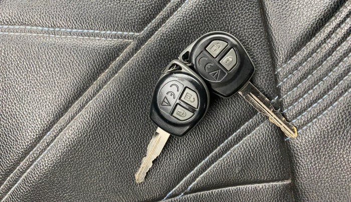 2019 Maruti Swift VDI AMT, Diesel, Automatic, 1,12,660 km, Key Close Up