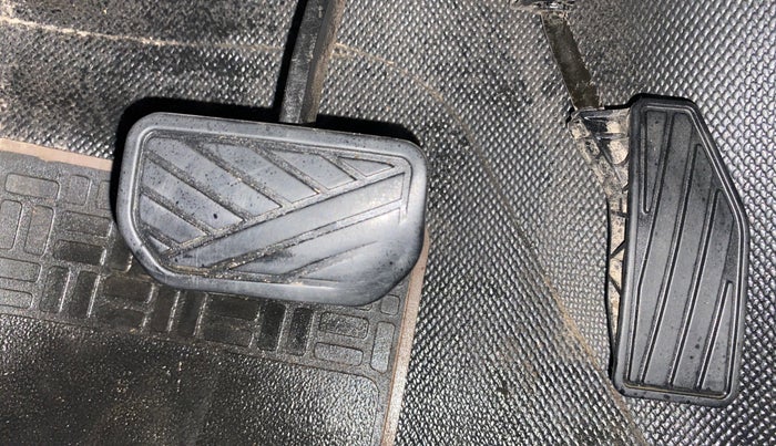 2019 Maruti Swift VDI AMT, Diesel, Automatic, 1,12,660 km, Pedals