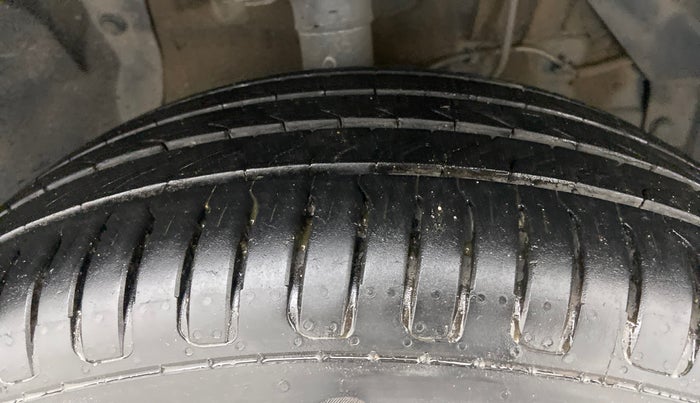 2017 Maruti Vitara Brezza ZDI, Diesel, Manual, 64,285 km, Right Front Tyre Tread