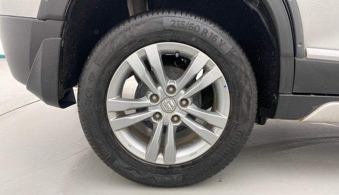 2017 Maruti Vitara Brezza ZDI, Diesel, Manual, 64,285 km, Right Rear Wheel
