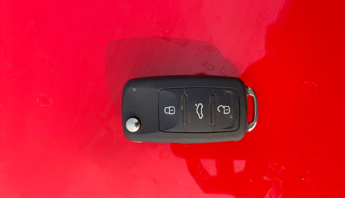 2020 Volkswagen Polo HIGHLINE PLUS 1.0L TSI, Petrol, Manual, 38,695 km, Key Close Up