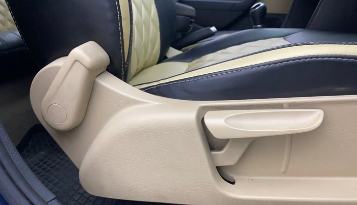 2016 Volkswagen Ameo HIGHLINE1.2L, Petrol, Manual, 50,541 km, Driver Side Adjustment Panel