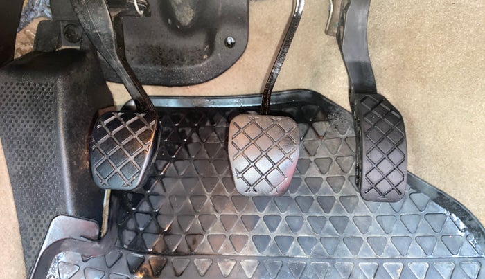 2016 Volkswagen Ameo HIGHLINE1.2L, Petrol, Manual, 50,541 km, Pedals