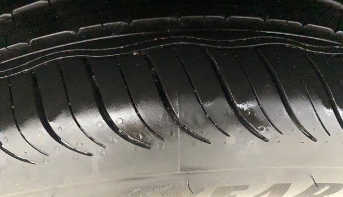 2016 Volkswagen Ameo HIGHLINE1.2L, Petrol, Manual, 50,541 km, Right Rear Tyre Tread