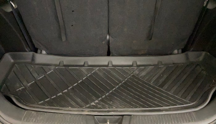 2019 Maruti XL6 ALPHA AT, Petrol, Automatic, 72,585 km, Boot Inside