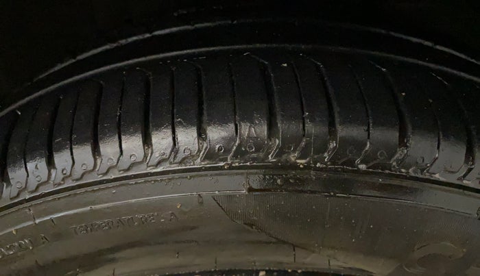 2019 Maruti XL6 ALPHA AT, Petrol, Automatic, 72,585 km, Right Front Tyre Tread