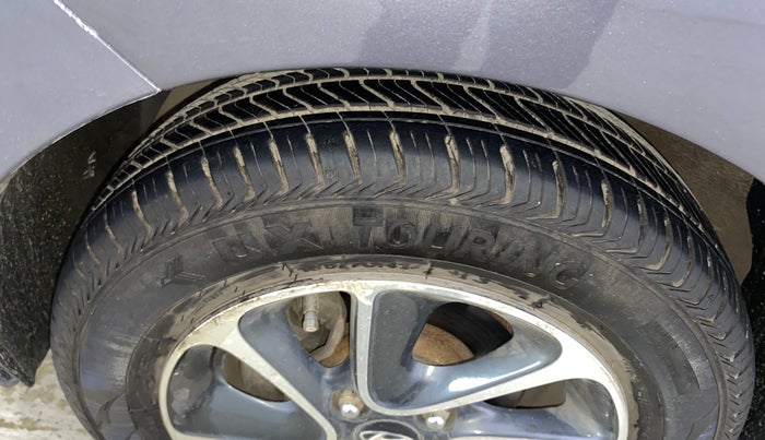 2017 Hyundai Grand i10 ASTA 1.2 KAPPA VTVT, CNG, Manual, 38,264 km, Left Front Tyre Tread