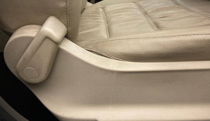 2012 Volkswagen Vento TRENDLINE PETROL, Petrol, Manual, 76,176 km, Driver Side Adjustment Panel