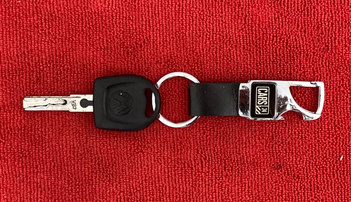 2012 Volkswagen Vento TRENDLINE PETROL, Petrol, Manual, 76,176 km, Key Close Up