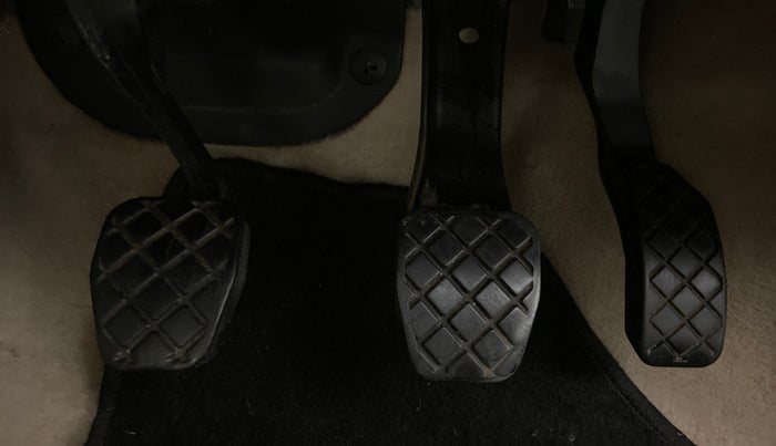 2012 Volkswagen Vento TRENDLINE PETROL, Petrol, Manual, 76,176 km, Pedals