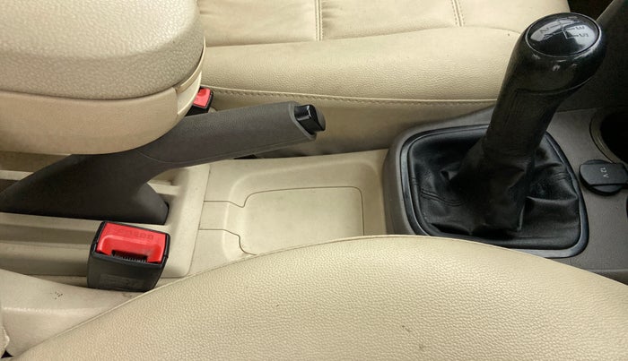 2012 Volkswagen Vento TRENDLINE PETROL, Petrol, Manual, 76,176 km, Gear Lever