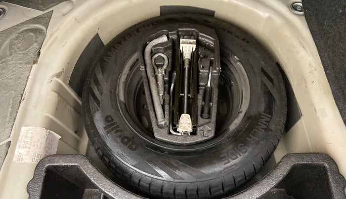 2012 Volkswagen Vento TRENDLINE PETROL, Petrol, Manual, 76,176 km, Spare Tyre