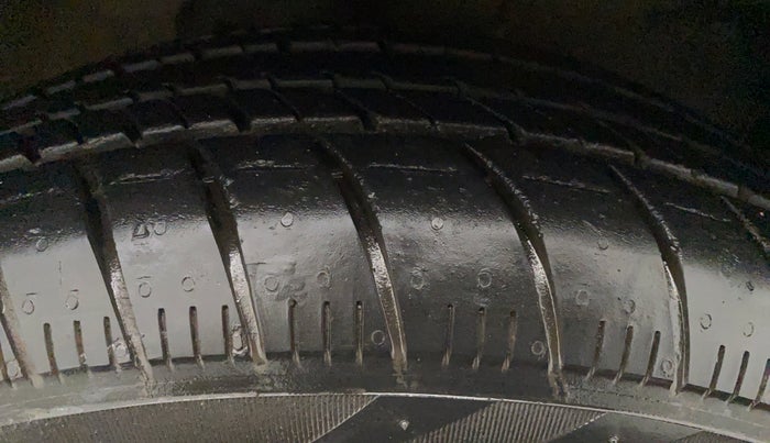 2014 Maruti Celerio VXI AMT, Petrol, Automatic, 16,690 km, Right Front Tyre Tread