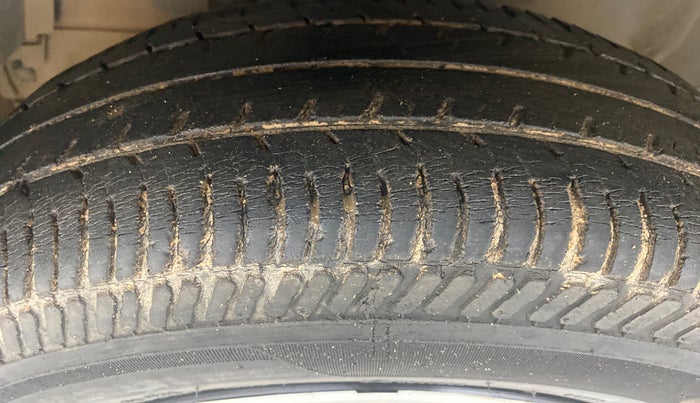 2013 Maruti Swift Dzire VXI, Petrol, Manual, 56,850 km, Left Front Tyre Tread