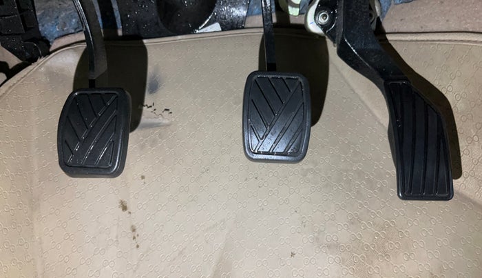 2021 Maruti Ciaz DELTA 1.5 SHVS MT PETROL, Petrol, Manual, 53,621 km, Pedals