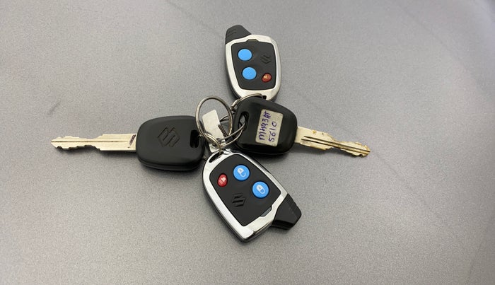 2015 Maruti Celerio VXI CNG, CNG, Manual, 50,251 km, Key Close Up