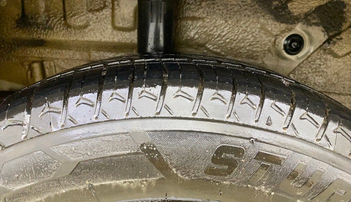 2015 Maruti Celerio VXI CNG, CNG, Manual, 50,251 km, Right Rear Tyre Tread