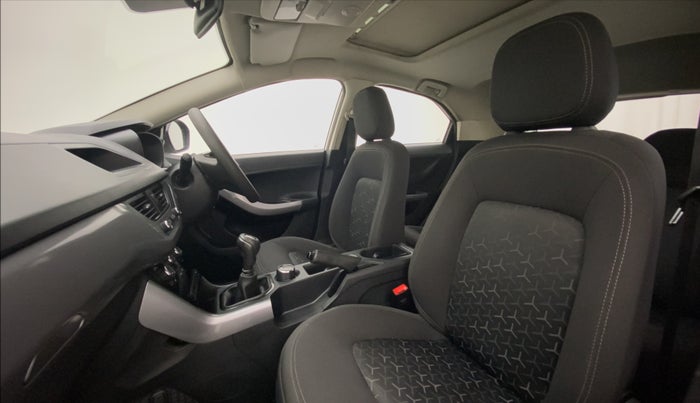 2022 Tata NEXON XM SUNROOF DIESEL, Diesel, Manual, 74,469 km, Right Side Front Door Cabin