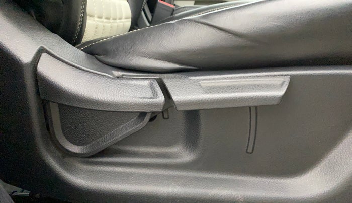 2022 KIA SONET HTX 1.0 IMT, Petrol, Manual, 35,032 km, Driver Side Adjustment Panel