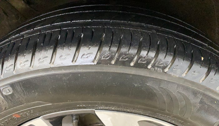 2022 KIA SONET HTX 1.0 IMT, Petrol, Manual, 35,032 km, Right Front Tyre Tread