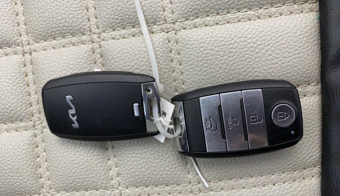 2022 KIA SONET HTX 1.0 IMT, Petrol, Manual, 35,032 km, Key Close Up