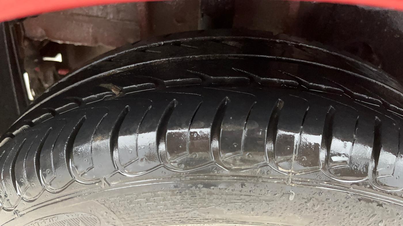2018 Tata Tiago XZ PETROL, Petrol, Manual, 16,647 km, Right Rear Tyre Tread