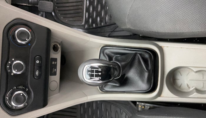 2018 Tata Tiago XZ PETROL, Petrol, Manual, 16,642 km, Gear Lever