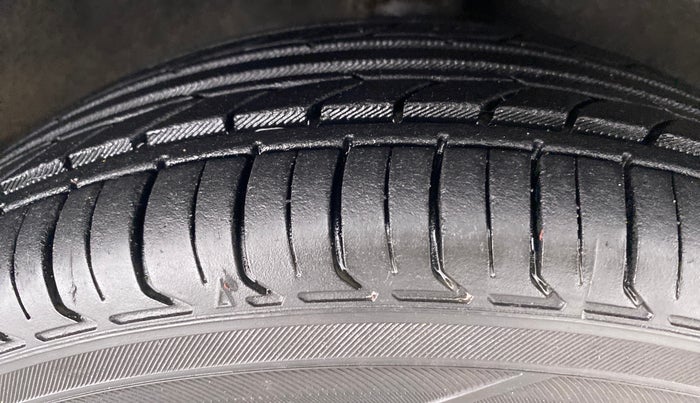 2012 Hyundai Santro Xing GL PLUS, Petrol, Manual, 22,055 km, Right Front Tyre Tread