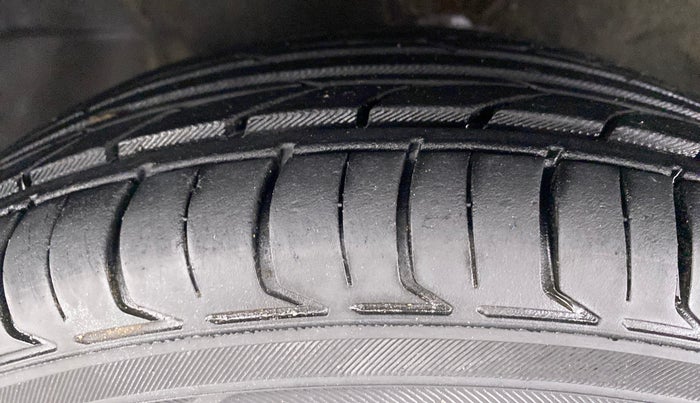 2012 Hyundai Santro Xing GL PLUS, Petrol, Manual, 22,055 km, Left Front Tyre Tread