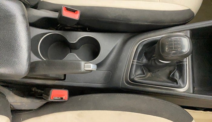 2017 Hyundai Verna 1.6 EX CRDI, Diesel, Manual, 1,33,554 km, Gear Lever