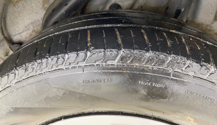 2017 Hyundai Verna 1.6 EX CRDI, Diesel, Manual, 1,33,554 km, Left Rear Tyre Tread