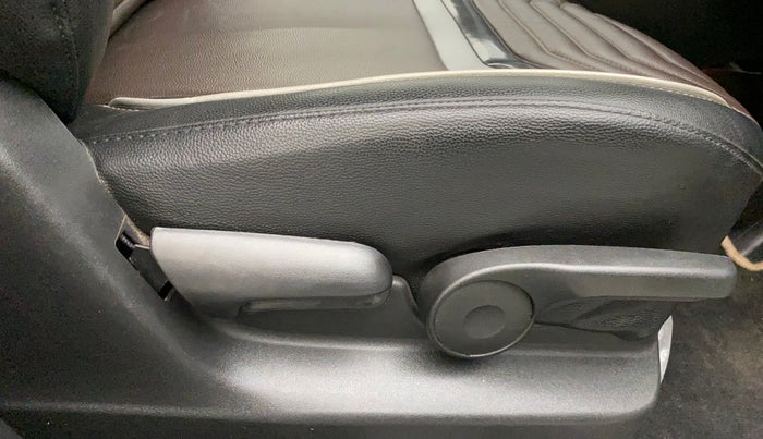 2022 Toyota URBAN CRUISER PREMIUM GRADE MT, Petrol, Manual, 32,158 km, Driver Side Adjustment Panel