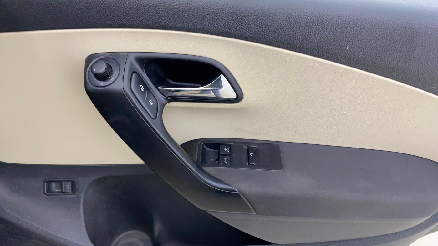 2020 Skoda Rapid ACTIVE 1.0 TSI, Petrol, Manual, 64,140 km, Driver Side Door Panels Control