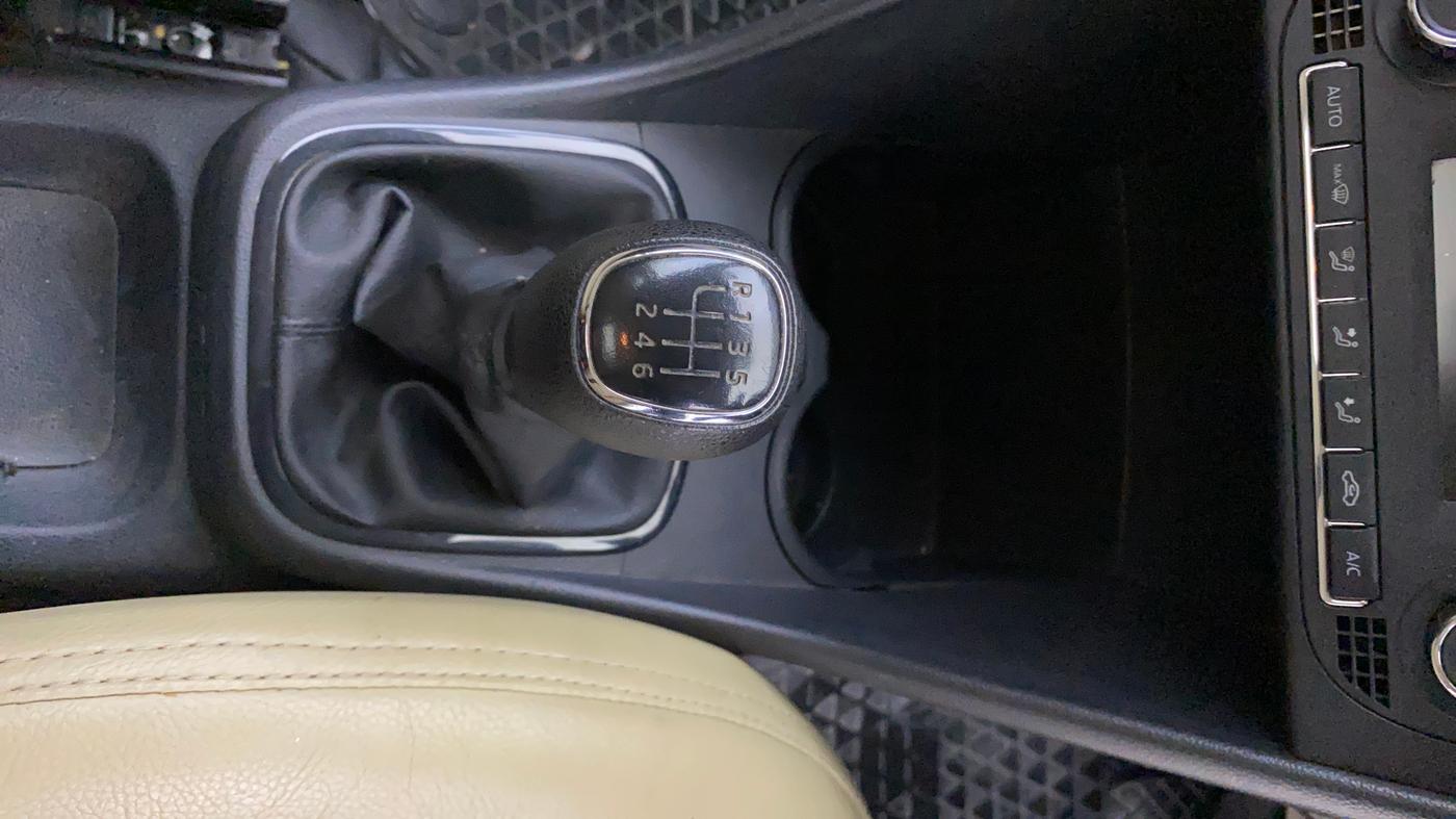2020 Skoda Rapid ACTIVE 1.0 TSI, Petrol, Manual, 64,140 km, Gear Lever