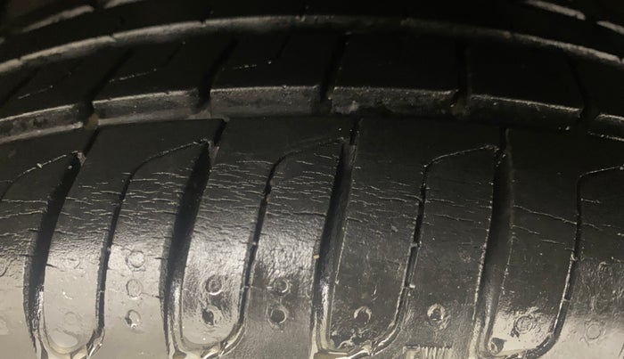 2014 Hyundai Verna FLUIDIC 1.6 CRDI SX OPT, Diesel, Manual, 51,472 km, Left Rear Tyre Tread