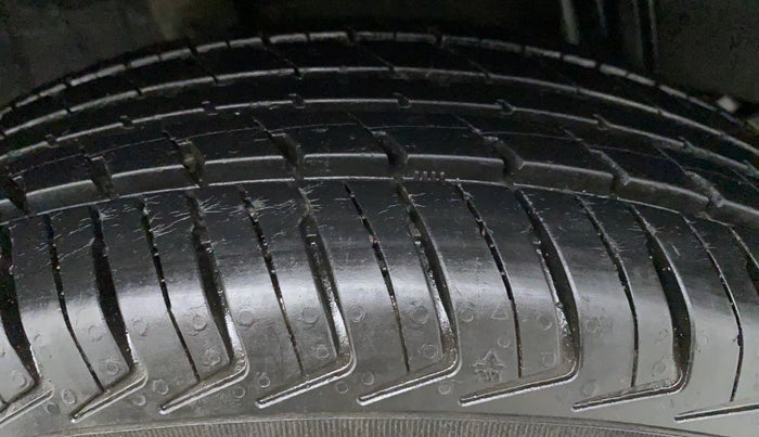 2018 Datsun Redi Go A, Petrol, Manual, 24,492 km, Right Rear Tyre Tread