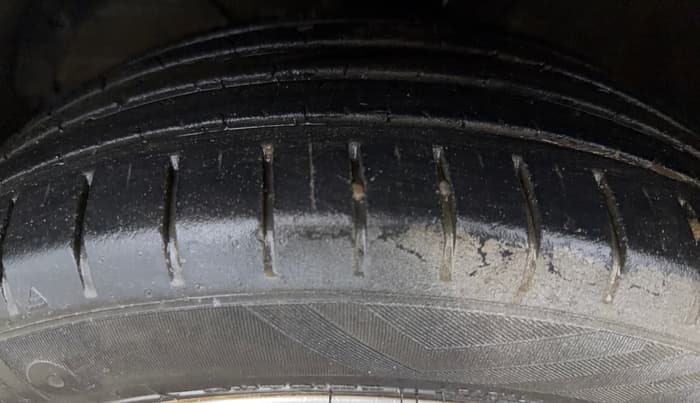 2021 Maruti Baleno ZETA PETROL 1.2, Petrol, Manual, 40,131 km, Left Front Tyre Tread