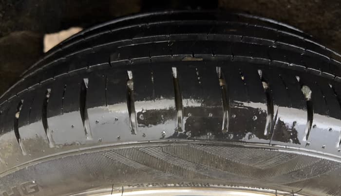 2021 Maruti Baleno ZETA PETROL 1.2, Petrol, Manual, 40,131 km, Right Rear Tyre Tread