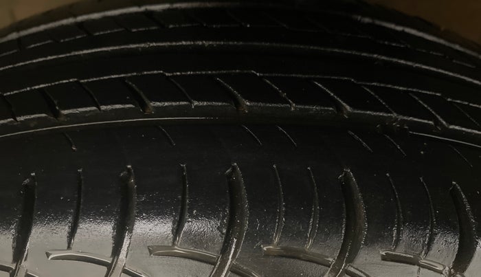 2013 Honda Amaze 1.2L I-VTEC S, Petrol, Manual, 93,745 km, Left Front Tyre Tread