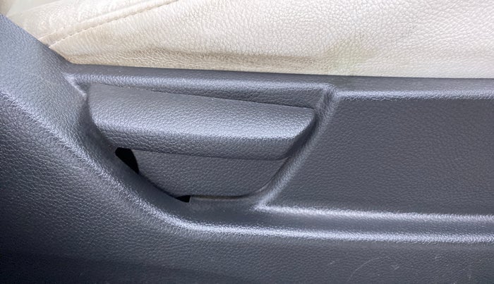 2012 Hyundai Eon D LITE PLUS, Petrol, Manual, 46,187 km, Driver Side Adjustment Panel