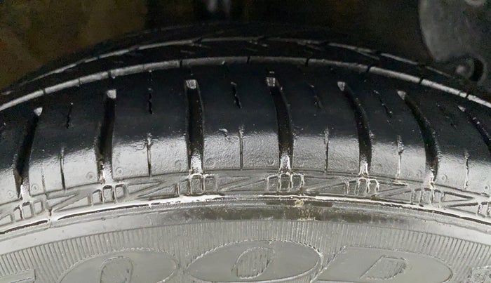 2019 Hyundai Grand i10 MAGNA CNG, CNG, Manual, 29,505 km, Right Front Tyre Tread