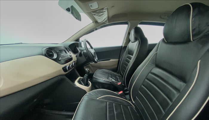 2019 Hyundai Grand i10 MAGNA CNG, CNG, Manual, 29,505 km, Right Side Front Door Cabin