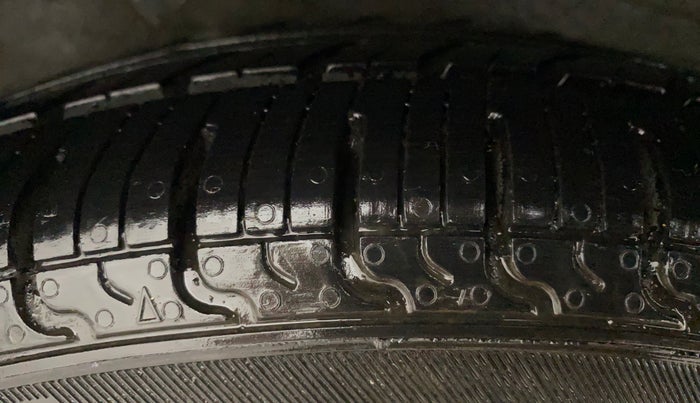 2010 Hyundai i10 MAGNA 1.2, Petrol, Manual, 66,213 km, Right Rear Tyre Tread