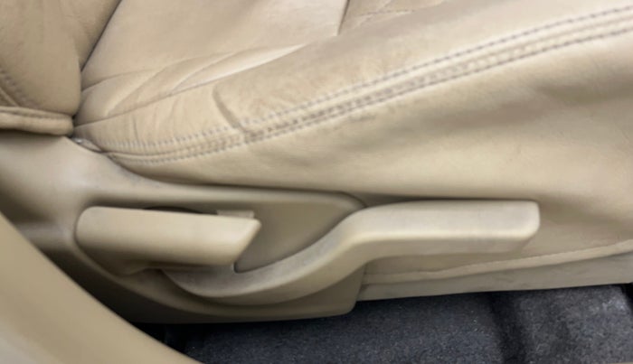 2015 Honda Amaze 1.2L I-VTEC SX, Petrol, Manual, 30,981 km, Driver Side Adjustment Panel