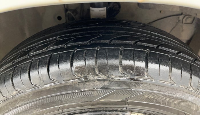 2015 Honda Amaze 1.2L I-VTEC SX, Petrol, Manual, 30,981 km, Right Front Tyre Tread