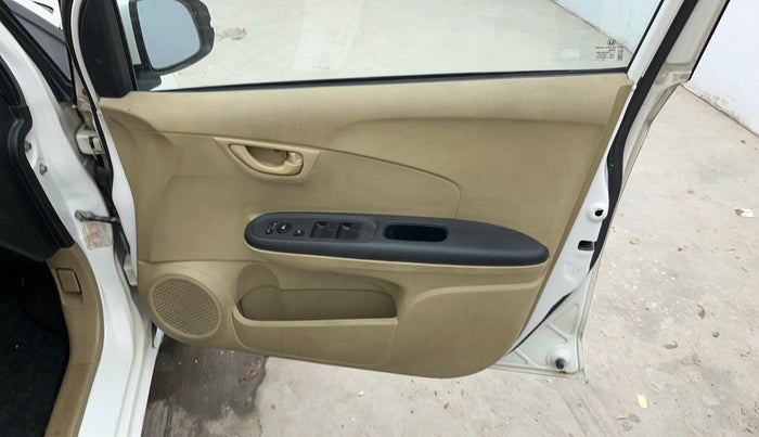 2015 Honda Amaze 1.2L I-VTEC SX, Petrol, Manual, 30,981 km, Driver Side Door Panels Control