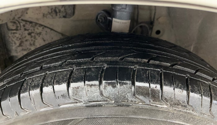 2015 Honda Amaze 1.2L I-VTEC SX, Petrol, Manual, 30,981 km, Left Front Tyre Tread